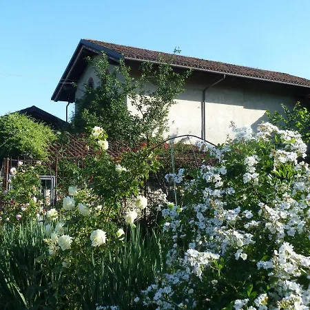 Nocleg ze śniadaniem Cascina Marie 3*